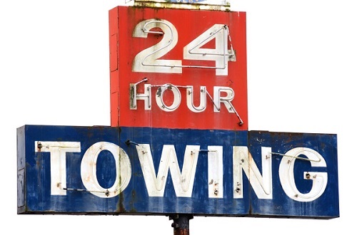 24/7/365 Towing: Your Holiday Lifesaver When Plans Go South